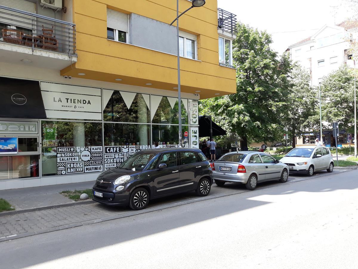 Apartment Azzuro 2 Novi Sad Buitenkant foto